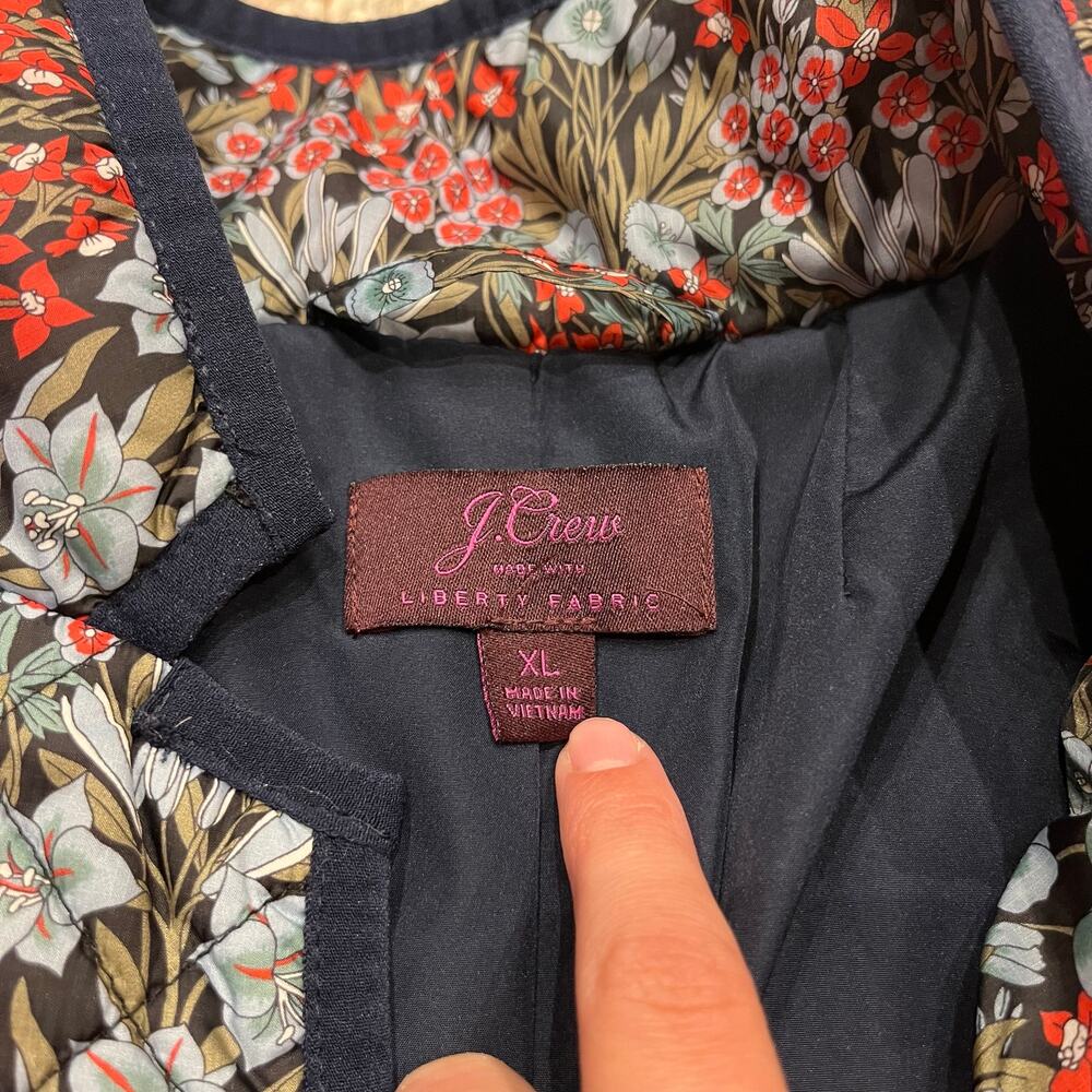 J Crew Quilted Puffer Jacket Liberty Floral Primaloft XL Preppy Feminine Cottage - Picture 2 of 8
